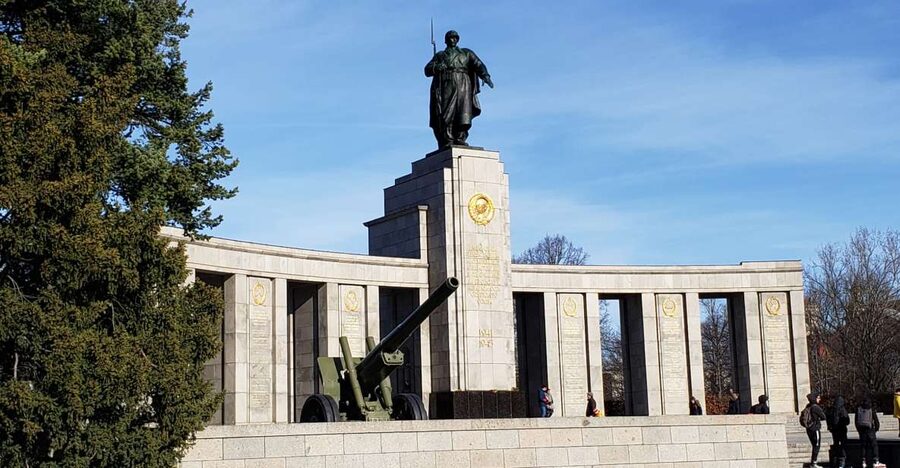 Berlin: Hitler and the Third Reich - a private walking tour - The Soviet War Memorial in leafy Tiergarten