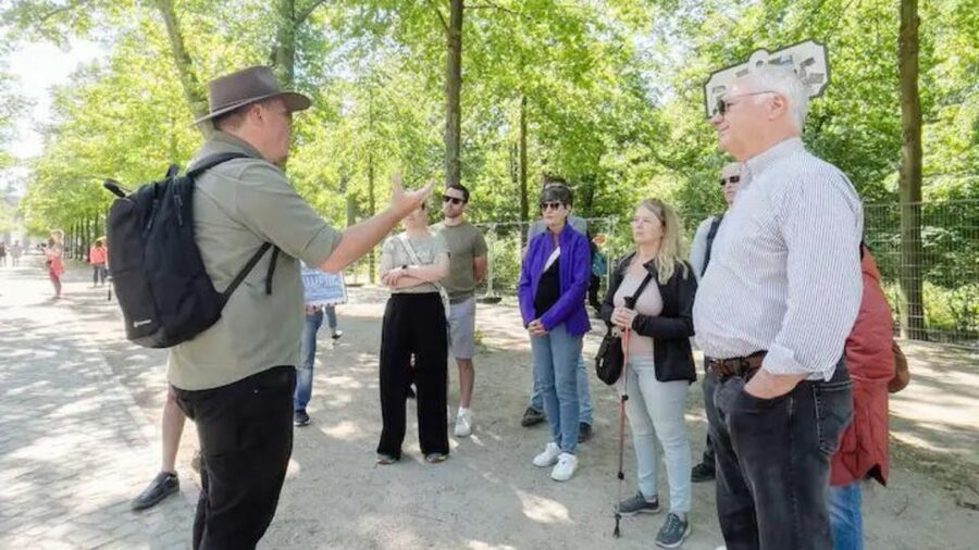 Berlin: Hitler's Berlin The Rise & Fall Guided Walking Tour - Hitler’s bunker site and the final days of 1945