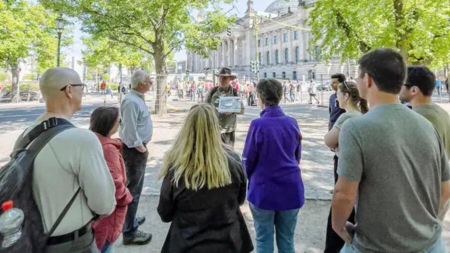 Berlin: Hitler's Berlin The Rise & Fall Guided Walking Tour - Starting at Brandenburg Gate and the end of democracy