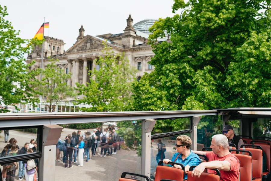 Berlin: Hop-on Hop-off Bus Tour with Live Commentary - Timing, comfort, and practical limits