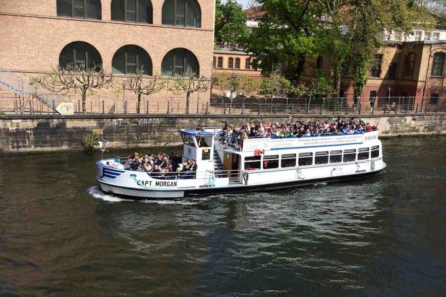 Berlin: Hop-On-Hop-Off Bus with Boat Cruise Option - Why this bus makes sense in a spread-out city