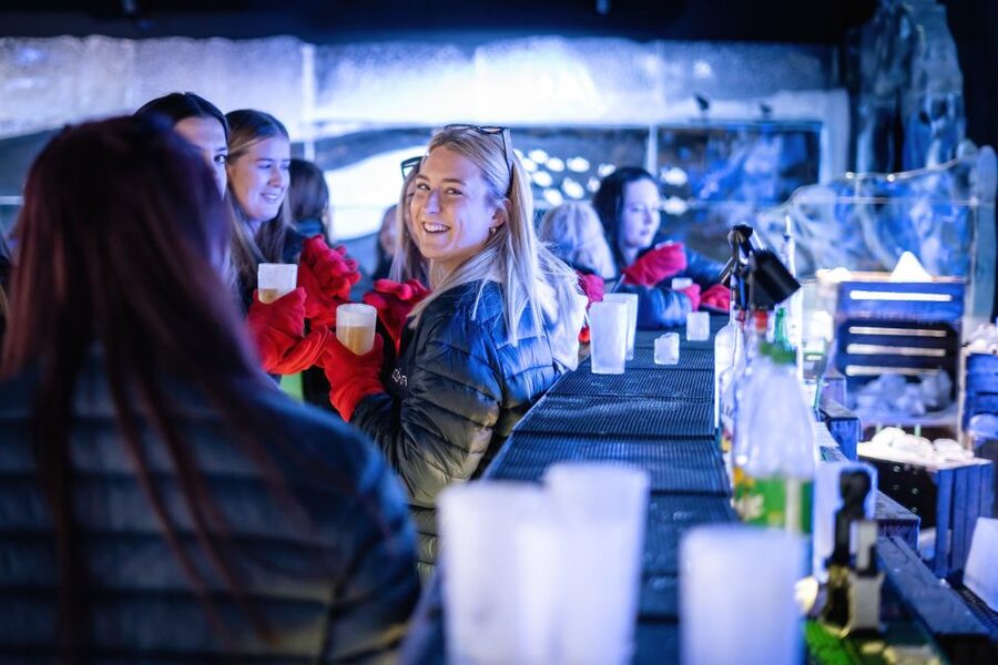 Berlin: Icebar Entrance with Complimentary Drinks - Inside the Berlin Icebar