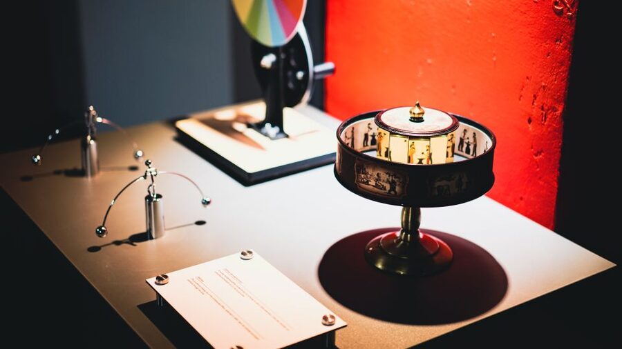 Berlin: Interactive DeJa Vu Museum Entrance Ticket - Oleg Shupliak’s portraits reward a second look