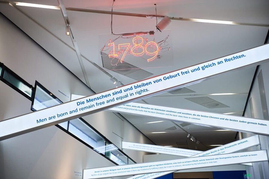 Berlin: Jewish Museum Highlights Tour - What the 90-minute guided route can and cannot do