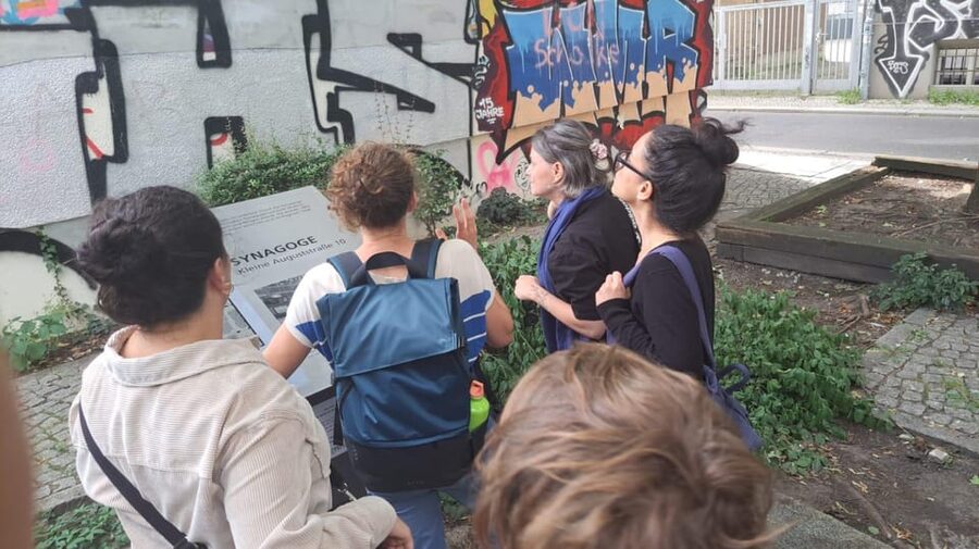 Berlin: Jewish Walking Tour including World War II - The New Synagogue and Berlin’s golden age