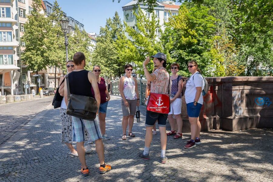 Berlin: Kreuzberg Guided Walking Evening Tour - Why an evening walk fits Kreuzberg