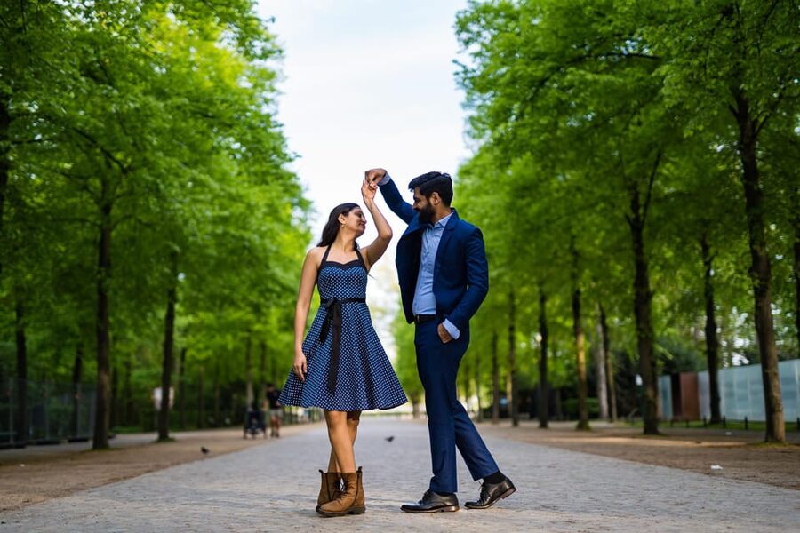 Berlin Love Story: Surprise Proposal Photography Session - Fast delivery and photo storage