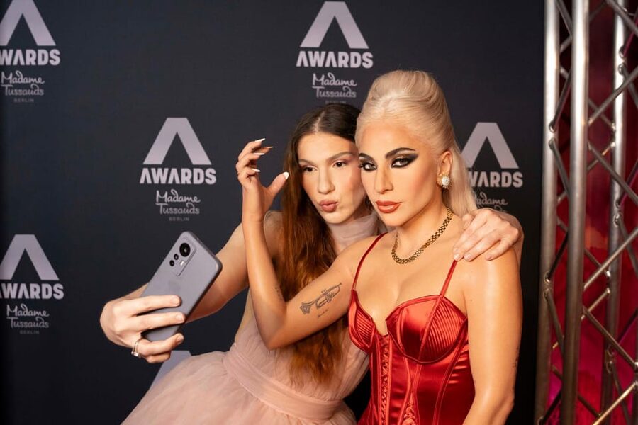 Berlin: Madame Tussauds Admission Ticket - Berlin Vibes, with music, selfies, and Goldelse