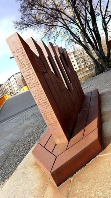 Berlin: Modernist Architecture Tour in the Hansaviertel - Who should book this Hansaviertel walk?