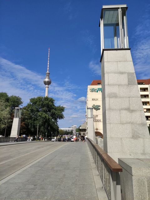 Berlin: Museum Island Guided Walking Tour - What the guide adds to the experience