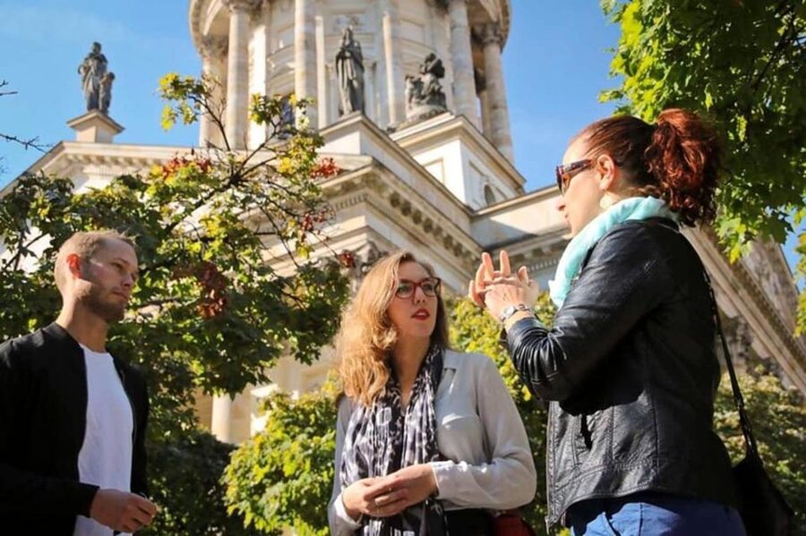 Berlin : Must-see attractions Walking Tour - Walking, public transport, and the three-hour pace
