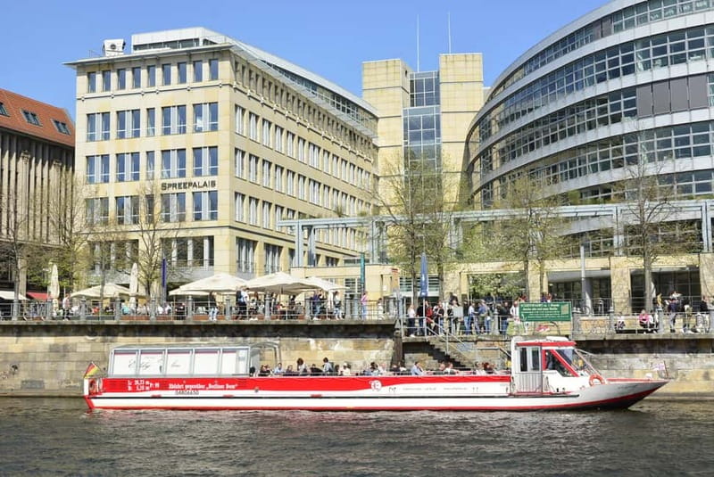 Berlin: Panoramic Boat Tour with Bilingual Audio Guide - Key points before you book