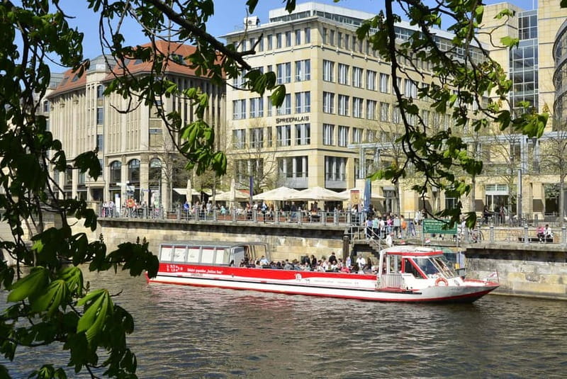 Berlin: Panoramic Boat Tour with Bilingual Audio Guide - Finding the Hadynski pier near Hackescher Markt