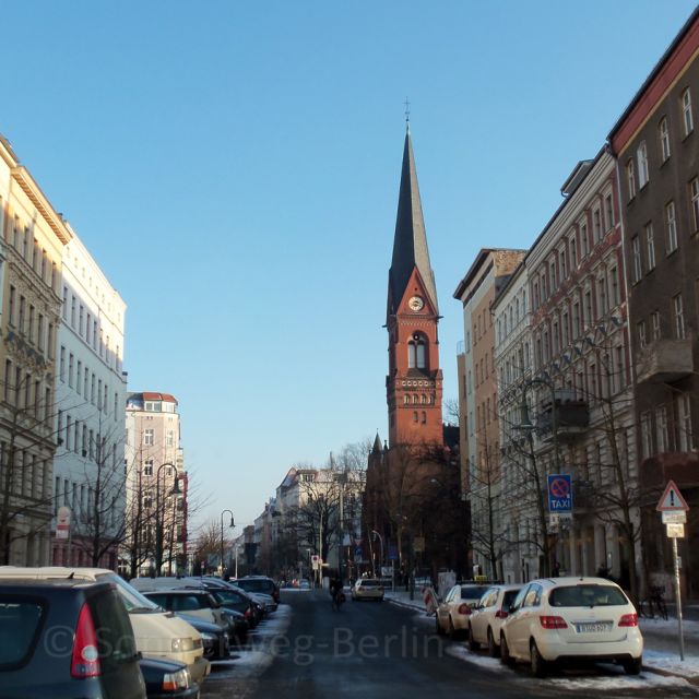 Berlin: Prenzlauer Berg District Guided Walking Tour - Bernauer Straße and the Messel House