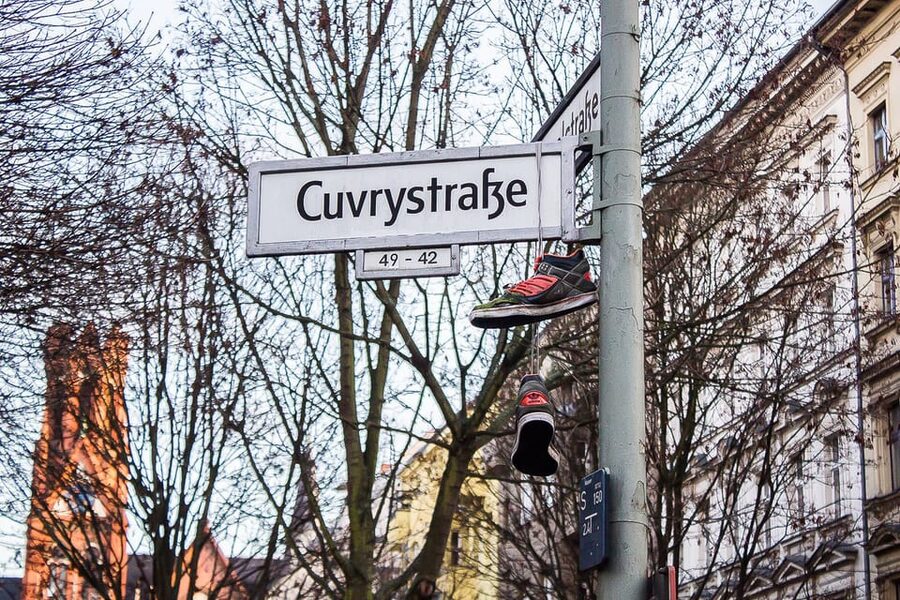 Berlin: Private Kreuzberg Street Art Walking Tour - Reading the giant murals in person