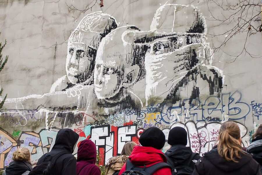 Berlin: Private Kreuzberg Street Art Walking Tour - Walking through Kreuzberg’s everyday streets