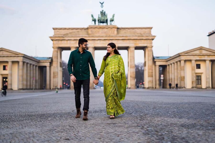 Berlin: Private Photo Session with Professional Photographer - Price, flexibility, and small practical costs