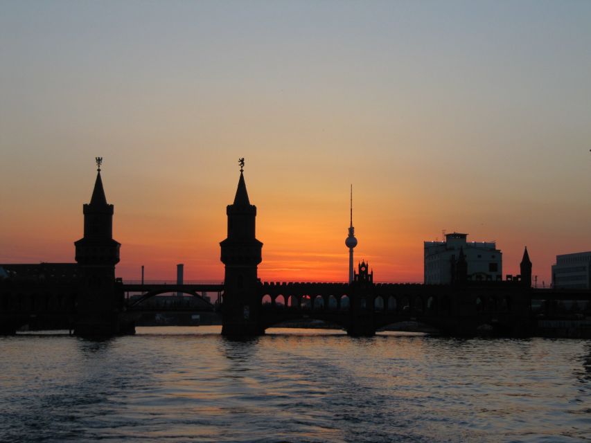Berlin: Private Walking Tour with a Local - A Berlin walk that starts with your questions