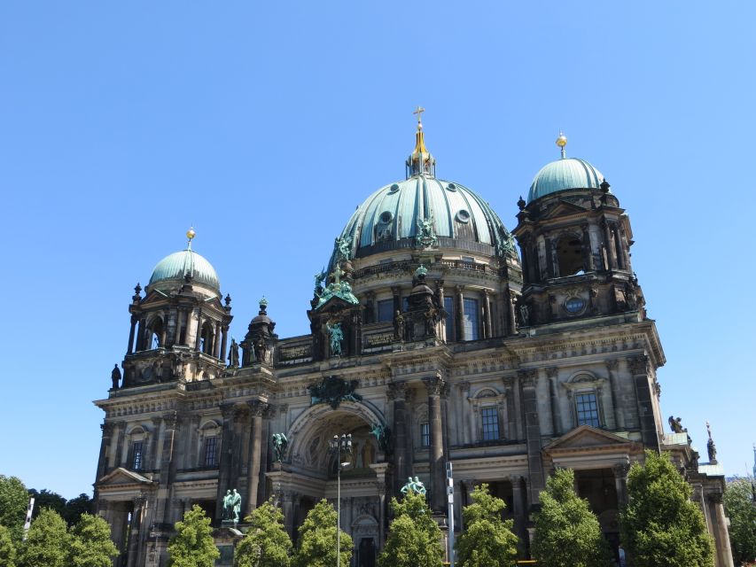 Berlin: Private Walking Tour with a Local - Starting at Museum Island or the World Time Clock
