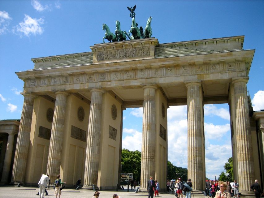 Berlin: Prussian History Walking Tour with Geo Epoche - What the guide adds to the walk