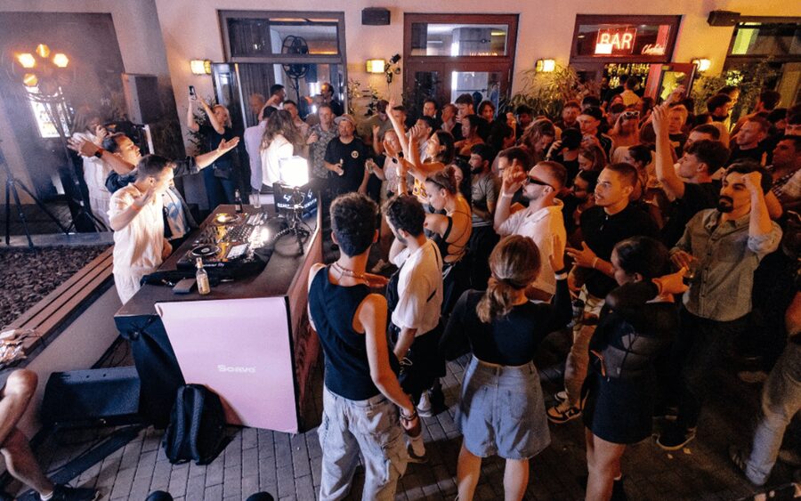 Berlin: Pub Crawl with Shots and VIP Club Entry - Key points to know before booking