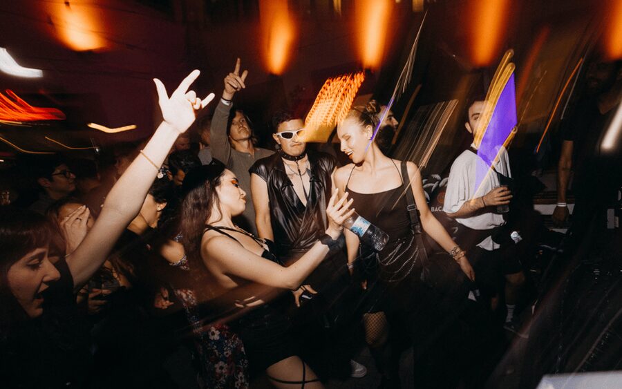 Berlin: Pub Crawl with Shots and VIP Club Entry - Starting at Generator Berlin Alexanderplatz at 21:00
