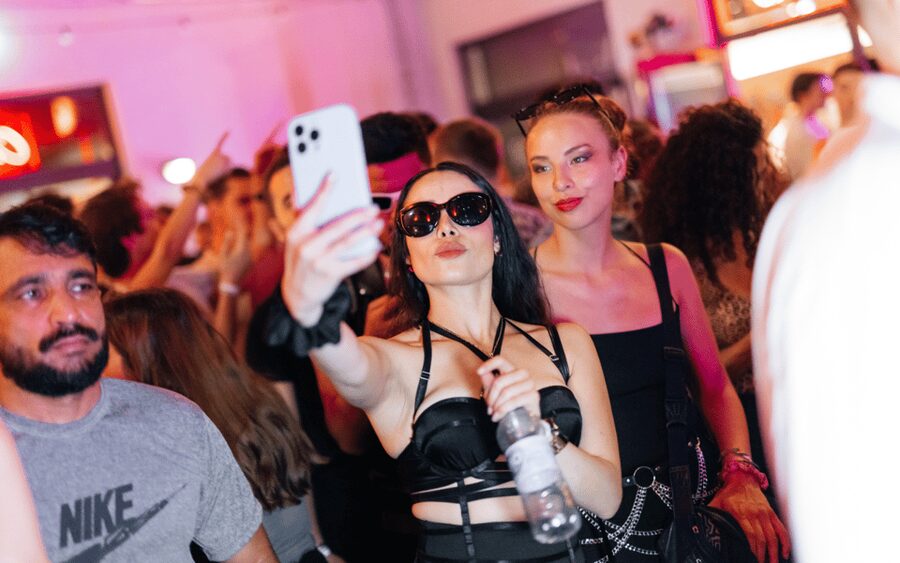 Berlin: Pub Crawl with Shots and VIP Club Entry - Friedrichshain brings a different mood
