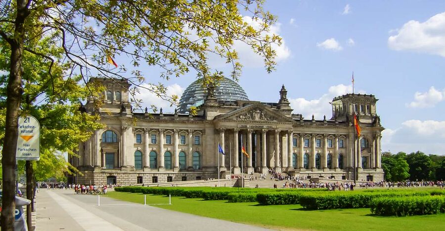 Berlin: Reichstag, Plenary Chamber, Cupola & Government Tour - A walk through Berlin’s government quarter