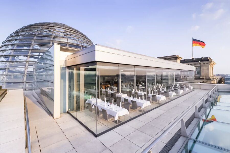 Berlin: Rooftop Dinner at the Käfer Restaurant Reichstag - Views after dark