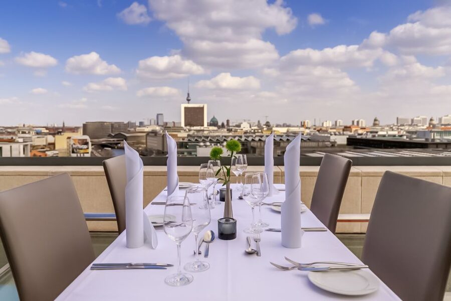 Berlin: Rooftop Lunch at the Reichstag's Käfer Restaurant - The three-course lunch and Gio Secco