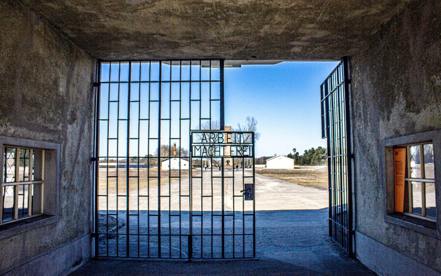Berlin: Sachsenhausen Concentration Camp Museum Tour - The 30-minute walk to the memorial