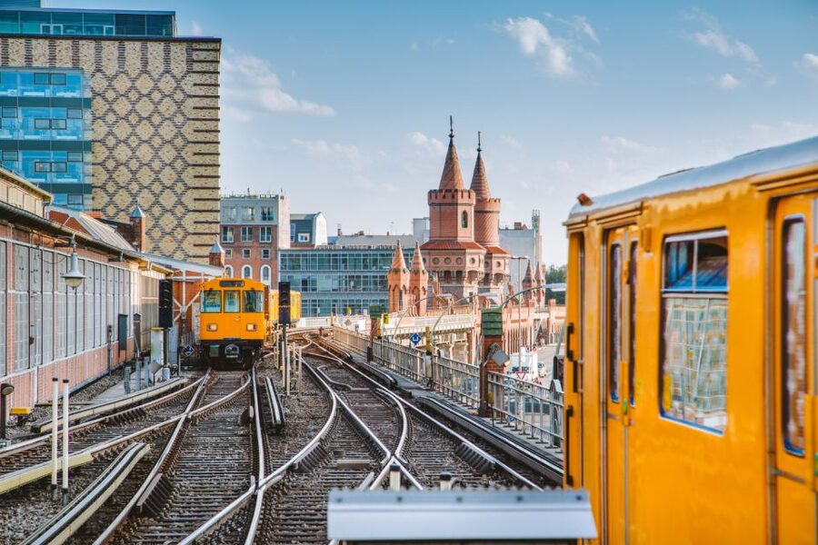 Berlin: Scavenger Hunt through Friedrichshain - Shipping the game box before you leave home
