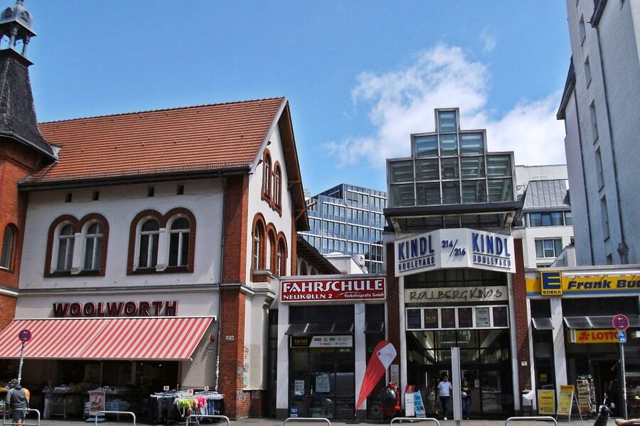 Berlin: Schillerkiez and Rollberg Walking Tour - Walking the Schiller Promenade