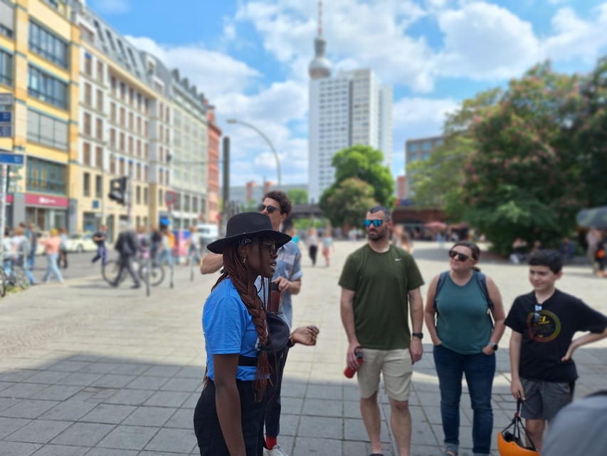 Berlin: Secrets of Berlin Bike Tour - A Späti stop for a short Berlin break