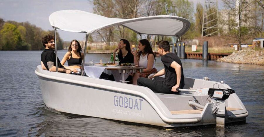 Berlin: Self-Drive Boat Tour - Taking the controls for the first time