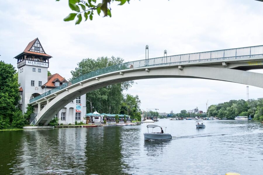 Berlin: Self-Drive Boat Tour - Meeting the GoBoat team at the Berlin dock