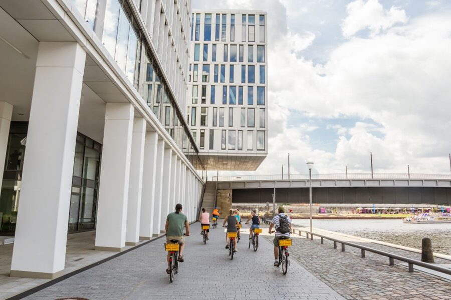 Berlin: Sights and Highlights Bike Tour with a Local Guide - Comfort, safety, and the small-group feel