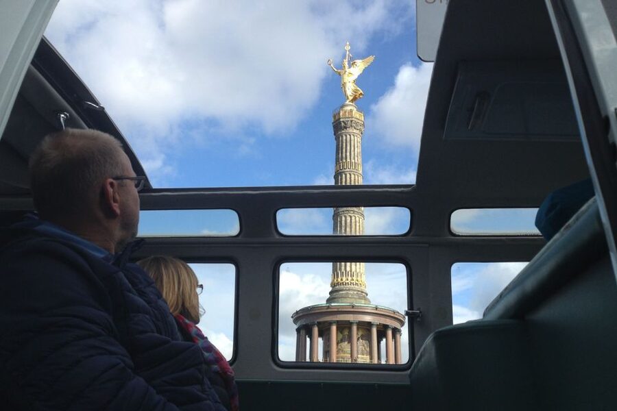 Berlin: Sightseeing Tour in Classic Volkswagen T1 Samba Bus - Why the Samba bus changes the sightseeing experience