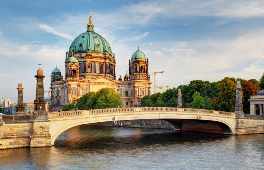 Berlin: Sightseeing Walking Tour of the Top 20 Attractions - Key points to know before you book