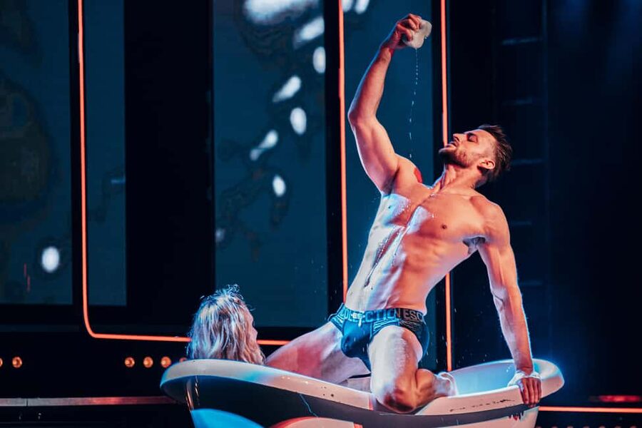 Berlin: SIXX PAXX Theater Show - What the SIXX PAXX Berlin show is really like