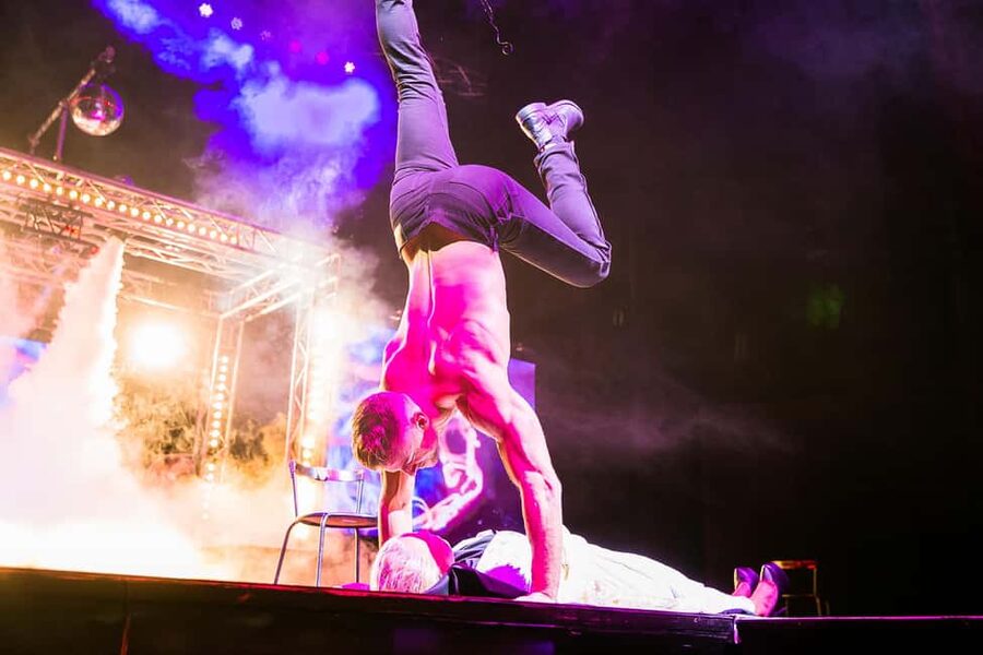 Berlin: SIXX PAXX Theater Show - Who should book this Berlin theater night?