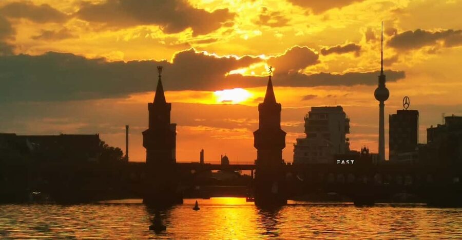 Berlin: Solar Powered Sunset Catamaran Cruise & Audio Guide - The Mühlendamm lock adds a little action