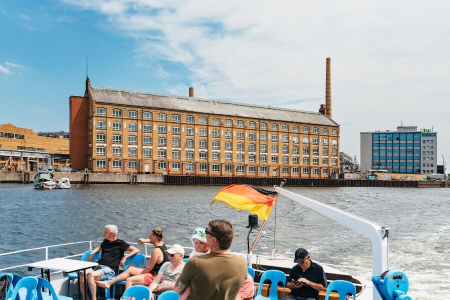 Berlin: Spree Boat Tour to Müggelsee - Practical advice for making the trip better