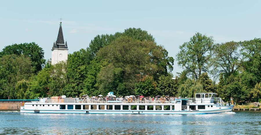 Berlin: Spree Boat Tour to Müggelsee - Köpenick brings a different side of Berlin