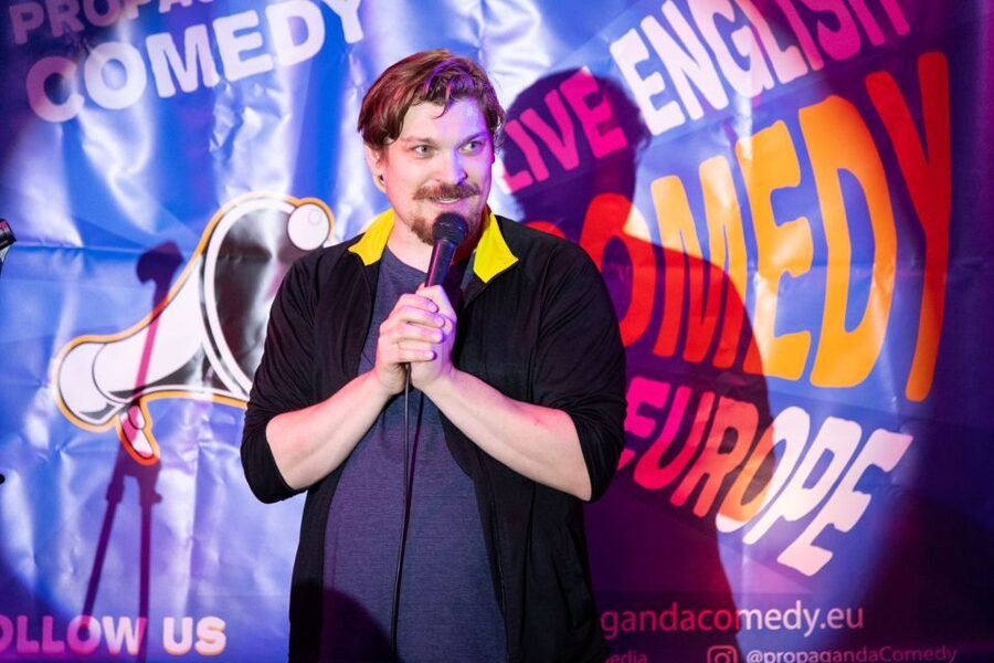 Berlin: The Dark Humor Comedy Show in English Entry Ticket - The free shot and bar atmosphere