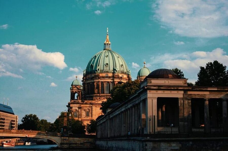 Berlin: Third Reich & Cold War Walking Tour - The Reichstag and the machinery of power