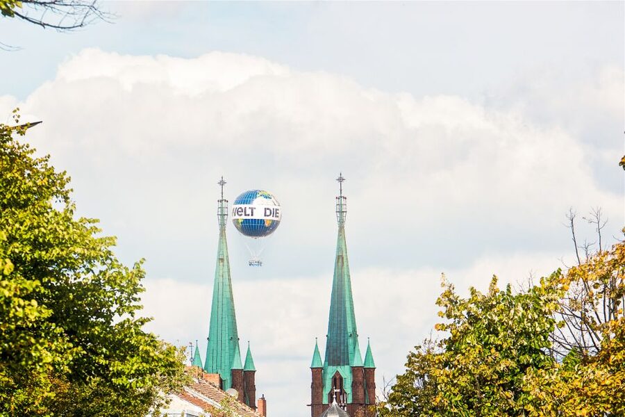 Berlin: Ticket for World Balloon with Perfect View - Safety and the limits of a balloon ride