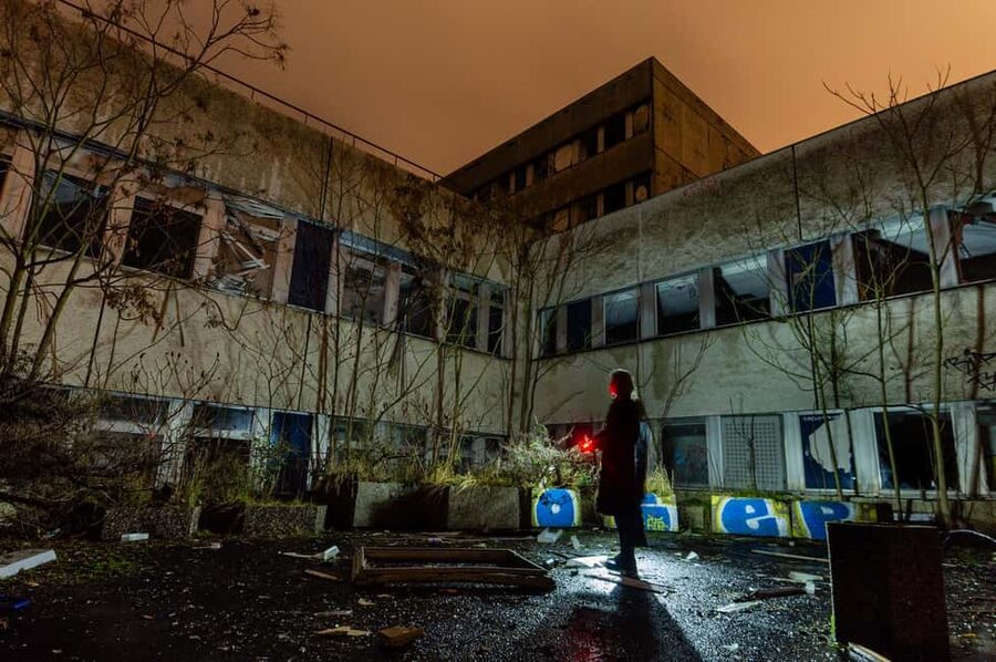 Berlin: Urbex Abandoned Places & History Tour - Rooftops, views, and urban photography