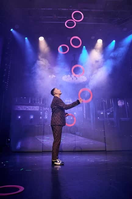 Berlin: “VARIETÉ GAGA” at Wintergarten - Varieté Show - Making sense of the dinner theater format