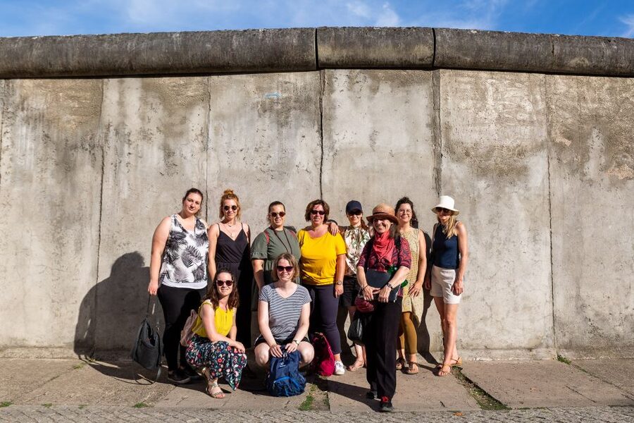 Berlin Wall: Small Group Guided Tour - Crossing Schwedter Steg near Mauerpark